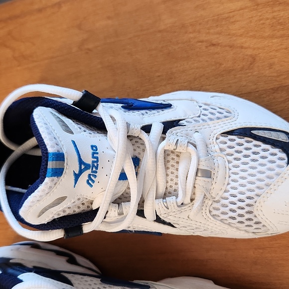 NWOT, Mizuno X10, ladies running shoes, size US 6 - Picture 2 of 12
